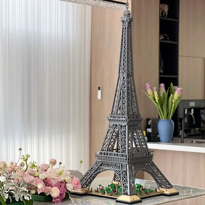 mabriq.fr - La Tour Eiffel - Mise en scène  2- Brique de construction - compatible autres marques